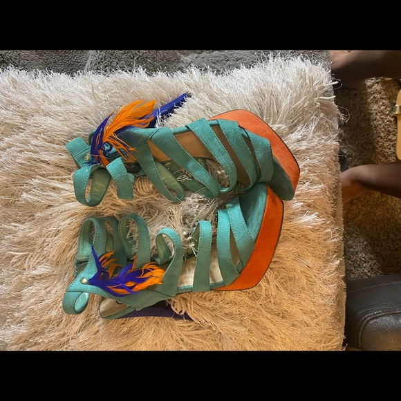 Turquoise and Orange Heels size 10 - Picture 3 of 4
